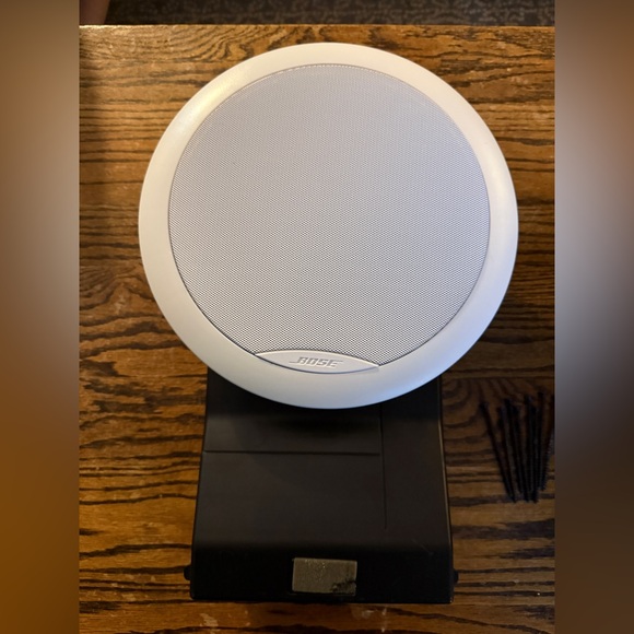 bose virtually invisible 191 In Wall Speakers (pair) - Picture 3 of 7